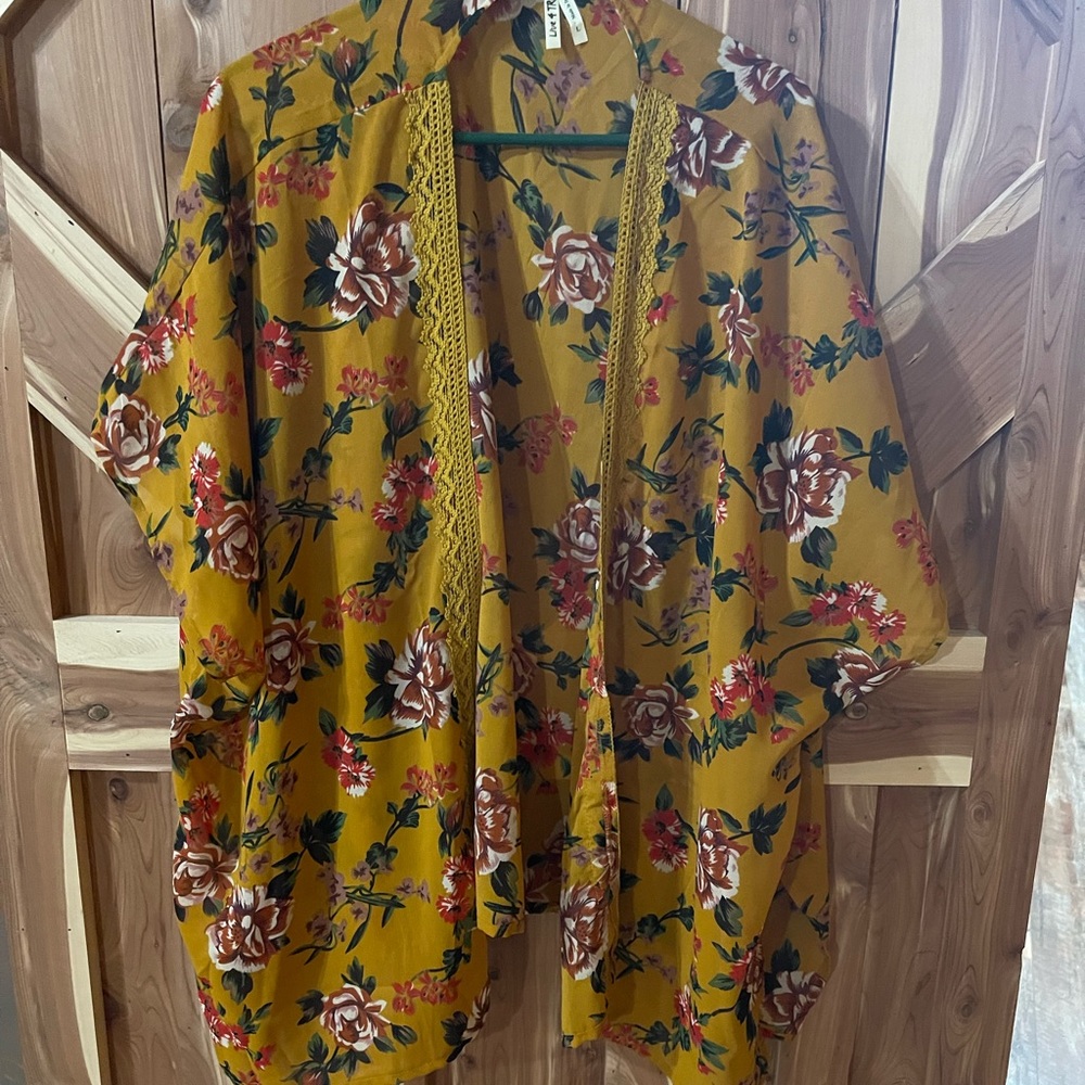 Kimono size Large (fits like xl)
